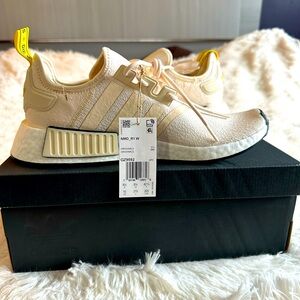 🆕 adidas Originals NMD R1 Womens Ecru Tint Yellow Running Shoes Sneakers GZ9592